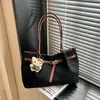 Nueva Moda Otoñal Estilo Suave Temperamento Sencillo Bolso Tote Bajo el Brazo para el Trabajo y los Viajes Diarios Bolso de Hombro Elegante de Alto Valor