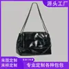 Bolsa para trabalho e deslocamento, bolsa tote de novo design para mulheres, bolsa de ombro grande capacidade com corrente de alta qualidade, personalizada de fábrica