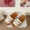 Chinelos planos de algodão felpudo com biqueira aberta, chinelos com laço para meninas, para uso doméstico, chinelos pretos de pelúcia para interior