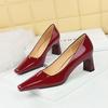 6186-1 Estilo Europeu e Americano Moderno Simples Salto Alto Salto Grosso Bico Quadrado Boca Rasa Couro Patente Brilhante Roupa de Trabalho Versátil Sapatos Femininos