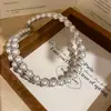 Ingenioso Collar de Perlas Doble Capa con Perlas Blancas y Circonitas Chapado en Oro de 18 Quilates con un Sentido de Lujo y Sofisticación, Collar Cadena para Clavícula