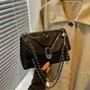 Bolsa de corrente popular transfronteiriça com padrão de losango simples para mulheres, novo estilo 2026, bolsa de ombro da moda, bolsa quadrada pequena transversal estilosa