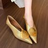 Francês! Sapatilhas Douradas Bico Fino Fivela de Metal para Mulheres Verão Duas Formas Salto Médio Baixo Sapatos Pequenos de Couro