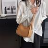 Bolsa Transversal de Design Nicho 2024 Nova Bolsa Feminina de Moda High-End Textura Versátil Casual de Ombro Axilar Moderna