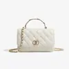 Bolso de Mano Cuadrado Pequeño Versátil de Moda 2026 Verano Nuevo Nicho Clásico Estilo Chanel Acolchado con Cadena, para Hombro y Cruzado