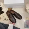 Brogues Esculpidos Retrô Sapatos Pequenos de Couro Femininos 2026 Novo Outono Mais Vendidos Mocassins com Fivela Mary Janes Sapatos de Salto Único