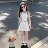 Conjunto de Colete Sem Manga Estilo Academia Novo Estilo Verão para Meninas Saia Branca Estilo Esportivo Conjunto de Duas Peças Tendência Cool Fashion