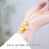 Set de Joyería Étnica Chapado en Oro de Xinjiang, Collar con Colgante de Flor de Cuatro Hojas Cepillada para Mujer, Estilo Hada de Chica Rica