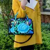 Bolsa de Bordado de Yunnan Bolso Cruzado para Mujer Bolso de Bordado de la Nacionalidad Yi Estilo Étnico Bolso de Flor de Peonía Nuevo Artículo Bolsita de Tela de Mano