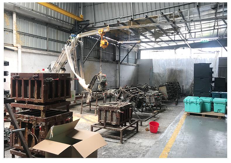 10495158639_1272279880_04