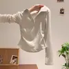 Top base de cuello polo azul marino para mujer, de manga larga, nuevo estilo otoño/invierno, con diseño de hombro ajustado, detalles plisados y efecto entallado en la cintura