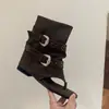Sandalias para mujer, zapatos de plataforma súper populares, estilo de celebridad de internet, con aumento de altura interno, vibra retro, diseño tachonado, botines modernos para mujer