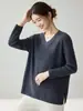 Suéter feminino de cashmere com fenda lateral, gola V, manga longa, caimento solto, casual, versátil, suéter de tricô liso para outono e inverno