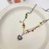 Colar Coração de Pedra Quebrada para Mulheres, Design de Nicho Hip-Hop Tendência, Gargantilha Acrílica com Contas Coloridas, Corrente de Pérolas