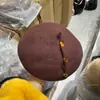Boina de Lã Colorida com Botões para Mulheres, Novo Estilo Outono e Inverno, Boina Afina Rosto, Chapéu de Artista Versátil Cor Sólida, Circunferência da Cabeça Grande