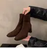 Botines de tacón alto estilo coreano, botines tipo Dr. Martens de gamuza, nueva colección otoño/invierno, forro polar, punta cuadrada, botines cortos de ajuste ceñido para mujer