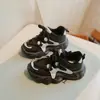 Tênis de Veludo Infantil 2025 Outono e Inverno Novos Sapatos de Papai para Meninas Sapatos Casuais para Meninos Tênis de Corrida com Velcro