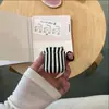Funda minimalista de estilo coreano con rayas para auriculares Airpods de 4ª generación, adecuada para auriculares Bluetooth Apple de 3ª generación Pro2
