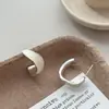 2026 Nuevos Pendientes de Tachuela Irregulares en Forma de C con Esmalte Blanco, Casuales, Modernos, Simples, Elegantes, Versátiles