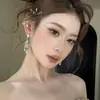 Aretes Elegantes y Lujosos Calados con un Diseño Único, Llenos de Diamantes, Perfectos para un Banquete