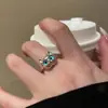 Anel Aberto Retro de Luxo Leve para Mulheres, Cor Prata com Zircônia Microincrustada, Anel para Dedo Indicador, Estilo Minimalista Único, Anel com Design de Nicho