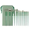 Set de 13 Piezas de Brochas de Maquillaje Verdes para Todas las Estaciones, Incluyendo Brochas para Sombra de Ojos de Cerdas Suaves, Brochas para Polvo Suelto, Brochas para Rubor y Brochas para Corrector