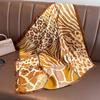 Corea del Sur Nueva Moda Estampado de Leopardo Pañuelo Cuadrado Pequeño Bufanda de Seda Cálida de Otoño e Invierno para Mujer Pañuelo Decorativo Pañuelo para la Cabeza Cinta para el Cabello Bufanda
