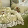 Novo conjunto de algodão macio e fofo com renda em formato de meia-lua, conjunto de quatro peças estilo estudante para cama de solteiro, design simples com renda, atacado
