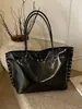 Bolso de Axila de Gamuza de Gran Capacidad Retro Diseño de Nicho de Gama Alta Hebilla Metálica Bolso de Hombro Tote Portátil para Mujer