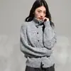 Suéter estampado con botones de cuello alto para mujer, nuevo estilo para principios de otoño de 2026, simple y holgado, cárdigan de un solo botón elegante, abrigo de manga larga