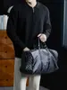 Lujo ligero Textura acanalada Clásico y versátil Suéter de punto cálido con cuello medio con cremallera para hombre para otoño e invierno