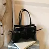 Bolsa Tote Retrô Simples para Mulheres, Bolsa de Mão e Bolsa de Ombro de Grande Capacidade, Novo Modelo 2025, Estilo Coreano, Bolsa Feminina de Moda Diária