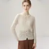Cardigan feminino de malha com mistura de seda e caxemira, gola redonda, jaqueta de manga longa com botões de pérola, design vazado, camada interna de cor sólida