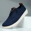 Nuevos zapatos casuales ligeros de encaje con cordones para hombre, mocasines transpirables de punto volador, mocasines para hombre de talla grande