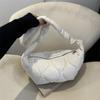Bolso de mano acolchado de algodón estilo coreano para mujer, diseño informal, otoño e invierno 2023, nuevo bolso bandolera ligero de gran capacidad para dumplings.