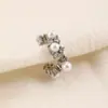 Estilo Europeo y Americano Chapado en Oro Cobre Versátil Brazaletes para Oreja Múltiples Capas Minimalista Nicho Temperamento Zirconia Japoneses y Coreanos Pendientes
