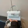 Bolsa de Ombro Transversal Trapezoidal Feminina Moda 2026 Texturizada Padrão Crocodilo Grande Capacidade Simples Elegante para o Dia a Dia