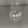 Anillo Minimalista Cepillado de Plata de Ley S925 con Trébol de Cuatro Hojas de Buena Suerte y Pedrería para Mujer, Ajustable, Anillo de Dedo Índice de Gama Alta de Nicho
