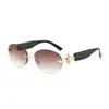 Gafas de Sol Ovaladas Pequeñas de Estilo Europeo y Americano Transfronterizas con Varillas de Metal y Borde en Forma de Abanico sin Marco Incrustado de Diamantes, Gafas de Sol Personalizadas para Mujer con un Toque de Lujo