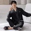 Pijama de Seda Gelada para Homens Primavera e Outono, Cardigã Fino de Seda de Manga Longa Fresco para Verão, Roupa de Casa Listrada de Alta Qualidade