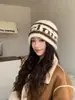 Gorro de Punto Jacquard con Letras Otoño e Invierno para Mujer, Retro, Adelgazante, Protección para Orejas, Cálido Gorro de Lana, Versátil, Gorro para el Frío, Gorro Holgado