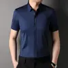 Camisa de verano nueva de color sólido, camisa de manga corta para hombre 2023, camisa de media manga transpirable sin costuras para hombre