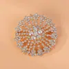 Broche de Moda Personalizado Simples Atmosférico Liga de Zinco Cravejado com Diamantes Acessórios de Corsage Vazados Pérola de Alta Qualidade Pino Anti-luz