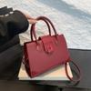 Bolso Tote de Nicho de Lujo Ligero de Alta Gama 2024 Invierno Nuevo Moda Gran Capacidad Patrón Cocodrilo Versátil para Viajes y Uso Diario