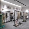 Estante de exhibición de tienda de ropa, estante de almacenamiento negro para colgar ropa, estante de exhibición simple para tienda de ropa para hombres y mujeres, estante para colgar en el piso