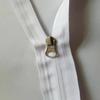Venta al por mayor No. 5 cremallera nailon blanco cremallera abierta bolsa de ropa funda de edredón textil para el hogar cremallera se puede cortar a voluntad