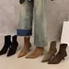 Botas femininas Chuyuji de salto alto, bico fino, camurça marrom, cano curto, com salto agulha, elásticas, estilo francês, com pelúcia
