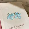Pendientes de botón de flor con patrón de hojas verde y azul claro, aguja de plata, circonita, estilo fresco con diseño único, accesorios para orejas de lujo ligero