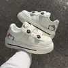 Zapatos Blancos Gruesos de Velcro de Dibujos Animados 2026 Nueva Temporada Primavera y Otoño Zapatos de Plataforma para Niñas Mocasines Versátiles Zapatillas Casuales de Moda