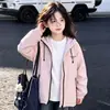 Chaqueta de Moda con Estampado de Letras para Niñas Otoño 2026 Nueva Chaqueta de Atuendo de Otoño para Niñas Mayores Chaqueta de Moda Tendencia